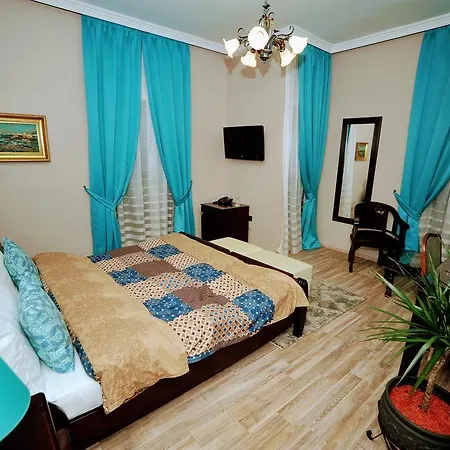 Dream Hotel 3*