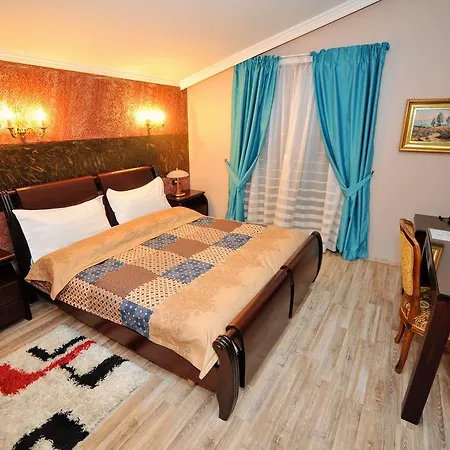 Dream Hotel 3*