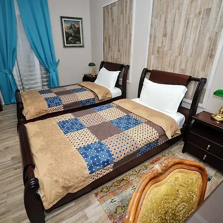 Dream فندق تيرانا